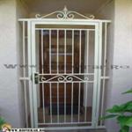 Grilaj metalic usa pret (7)
